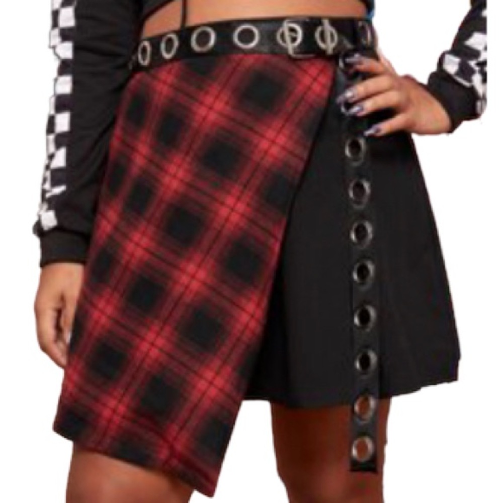 ✂️SHEIN PLUS Plaid asymmetrical skirt w/belt